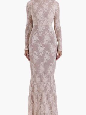 NWOT HOUSE OF CB ISOLINE
Peach Lace Maxi Dress